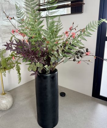Stór Blómavasi með flottum raunverulegum blómum